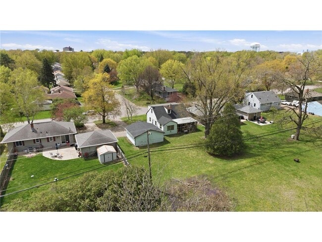 Building Photo - 1697 Rose Pl W