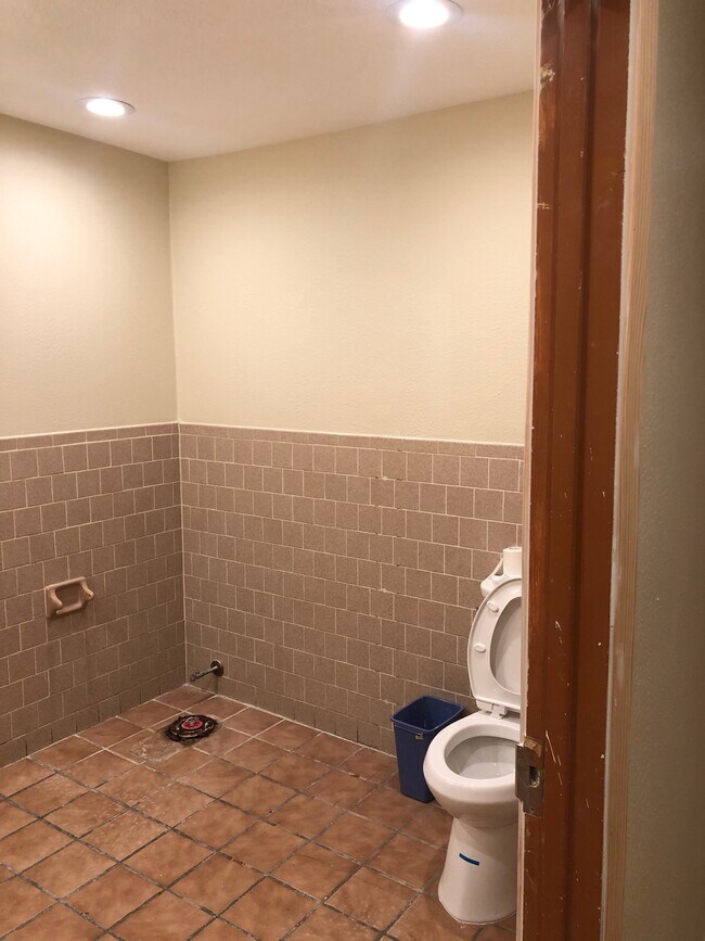 Building Photo - 3911 Fulton St