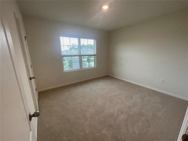 Building Photo - 498 Baroness Way