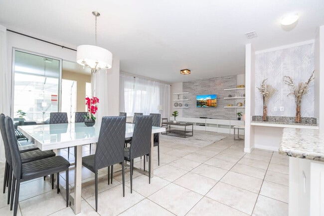 Building Photo - 2934 Buccaneer Palm Rd