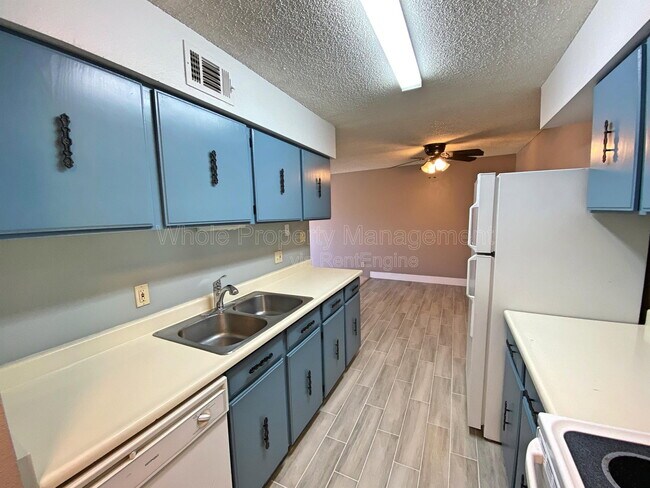 Building Photo - 7335 E Quincy Ave