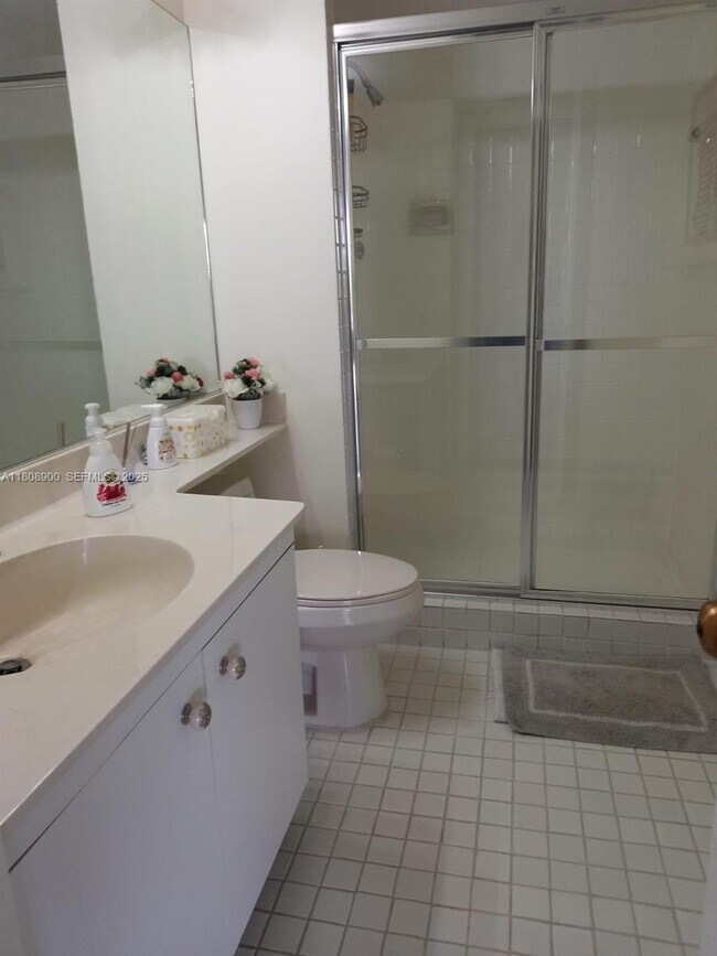 Building Photo - 2000 Towerside Terrace