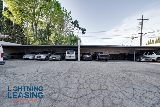 Building Photo - 14759 1/2 Vanowen-4B