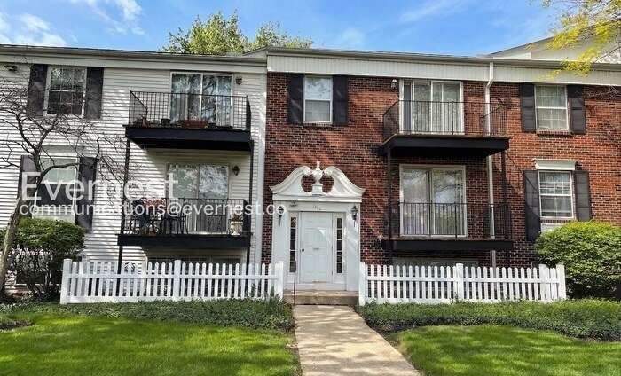 Building Photo - 1470 Slade Ave