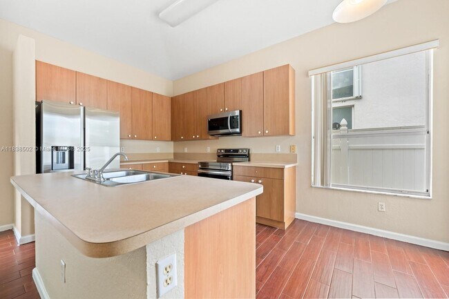 Building Photo - 1200 NE 37th Ave