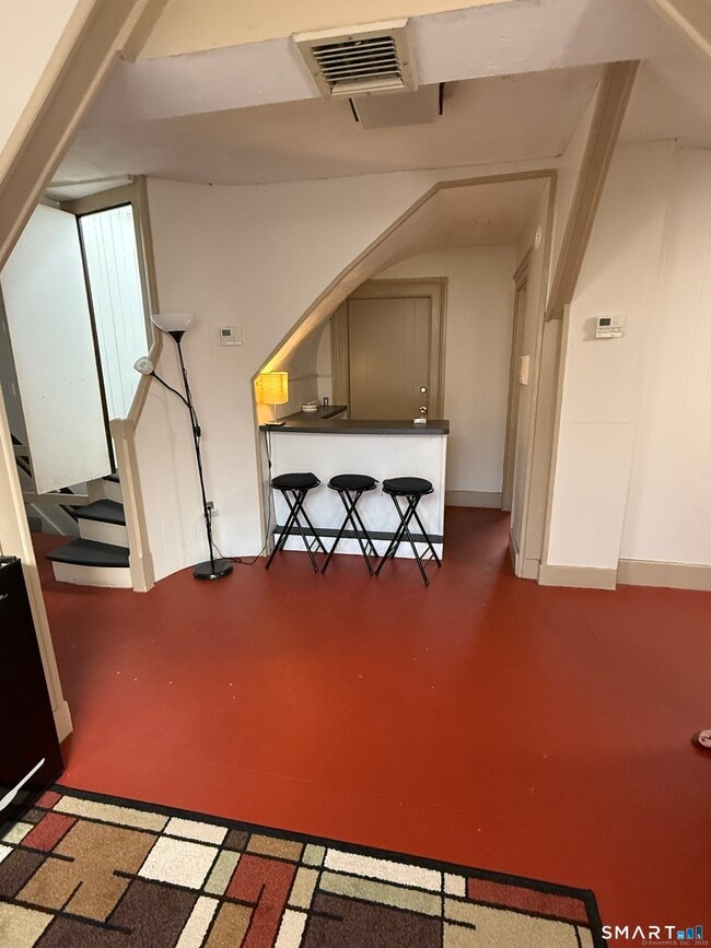 Building Photo - 389 Orange St