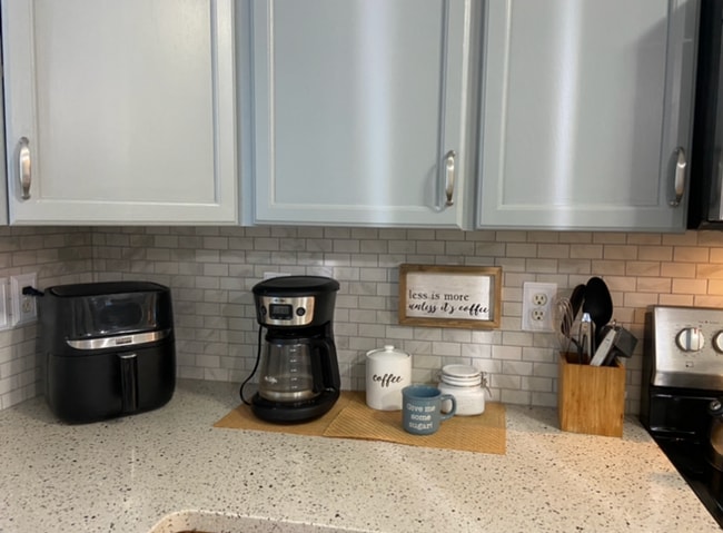 Building Photo - 1100 W Nugget Ave