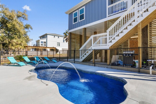 Building Photo - 135 Brady Dr