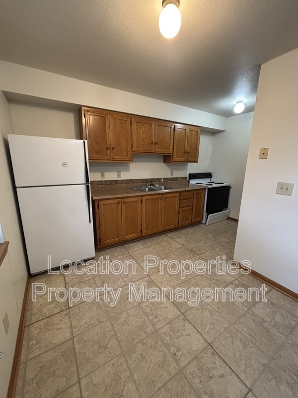 Building Photo - 945 Homewood St