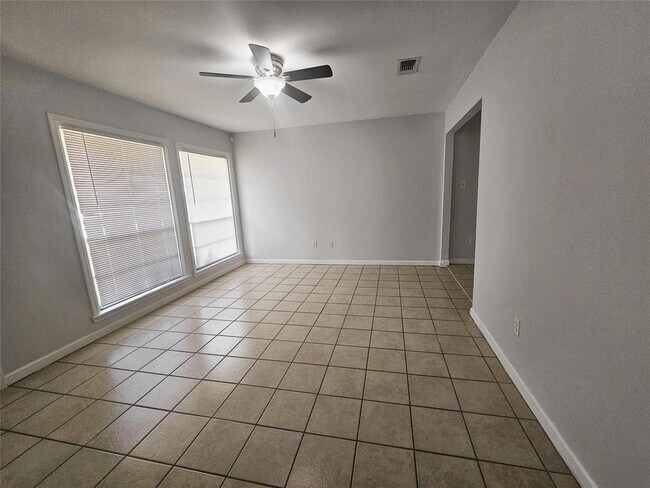 Building Photo - 118 Pompano Ave