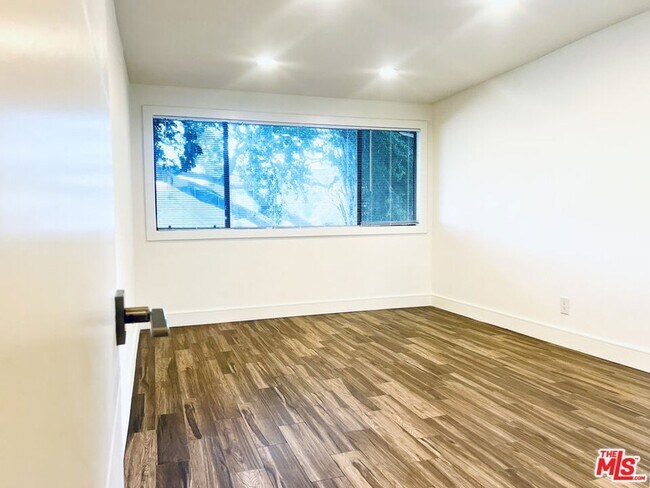 Building Photo - 532 El Dorado St