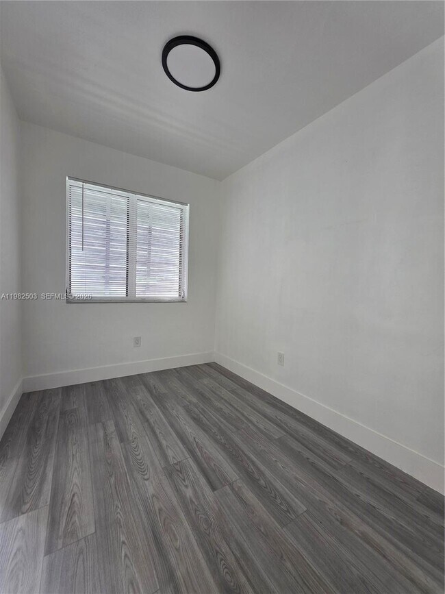 Building Photo - 57 Esplanade Dr