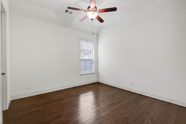 Building Photo - 1644 Longwood Glen Ln