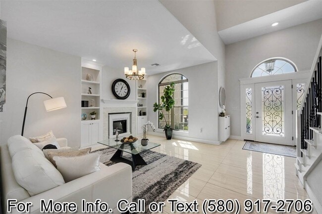 Building Photo - 6309 SW Oakmont Blvd