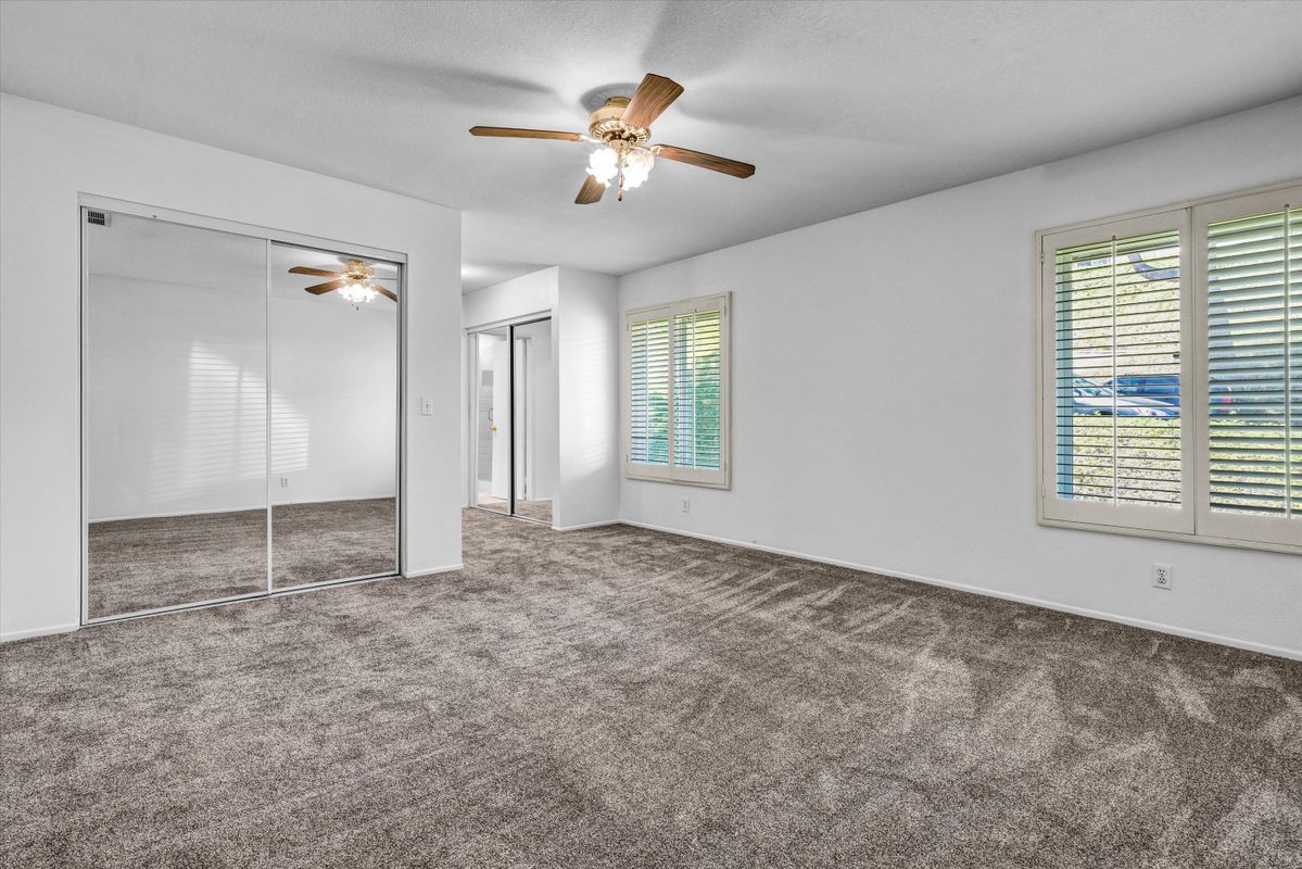 Building Photo - 5598 E Vista Del Rio