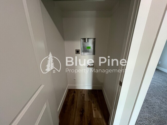 Building Photo - 1622 Hannah Ln