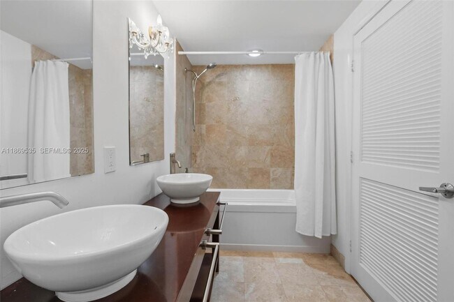 Building Photo - 350 S Miami Ave