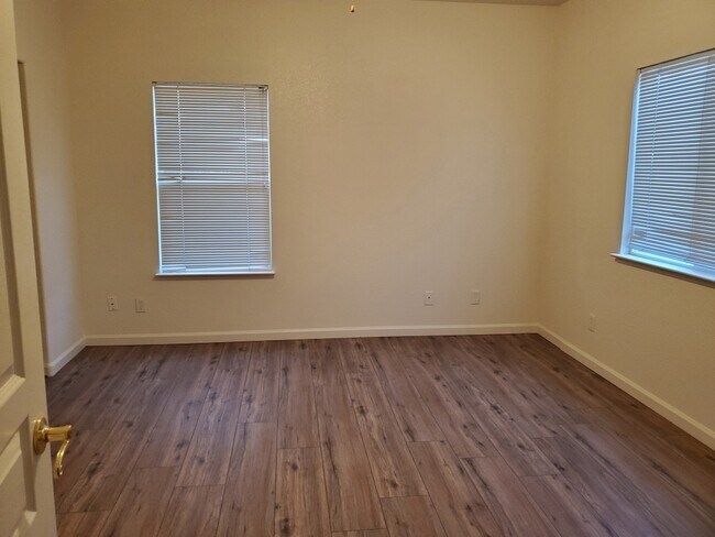 Building Photo - 1683 Shay Way