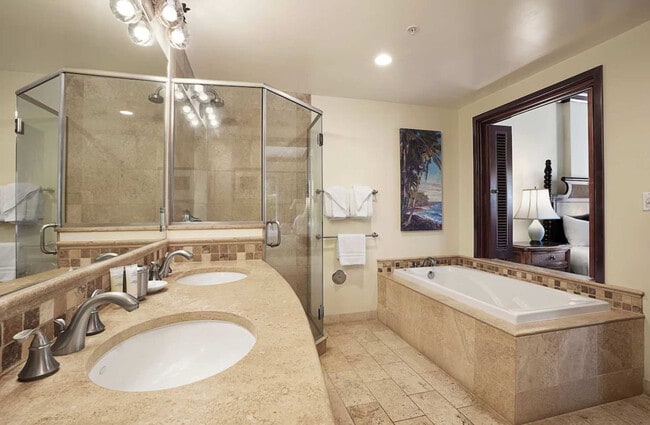 Building Photo - 4-820 Kuhio Highway-SI ID1376586P