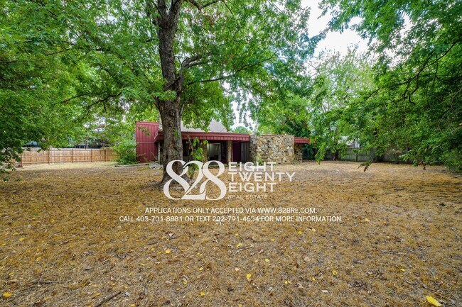Building Photo - Talk About Unique! Must See 4 Bed/2 Bath S...