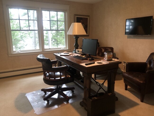 Building Photo - 1140 Roosevelt Trail