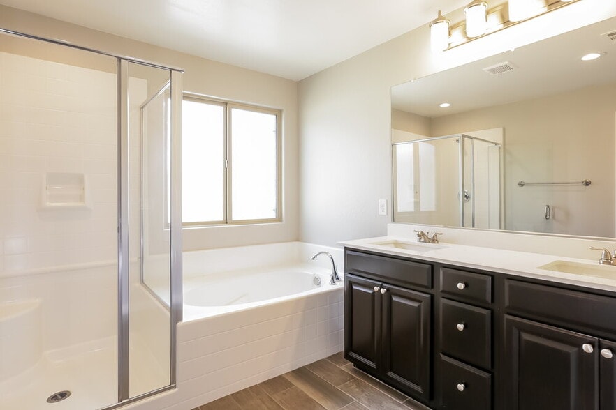 Building Photo - 6388 Kellyville Dr