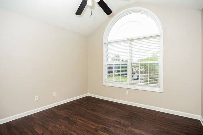 Building Photo - 5102 Redcoat Ln