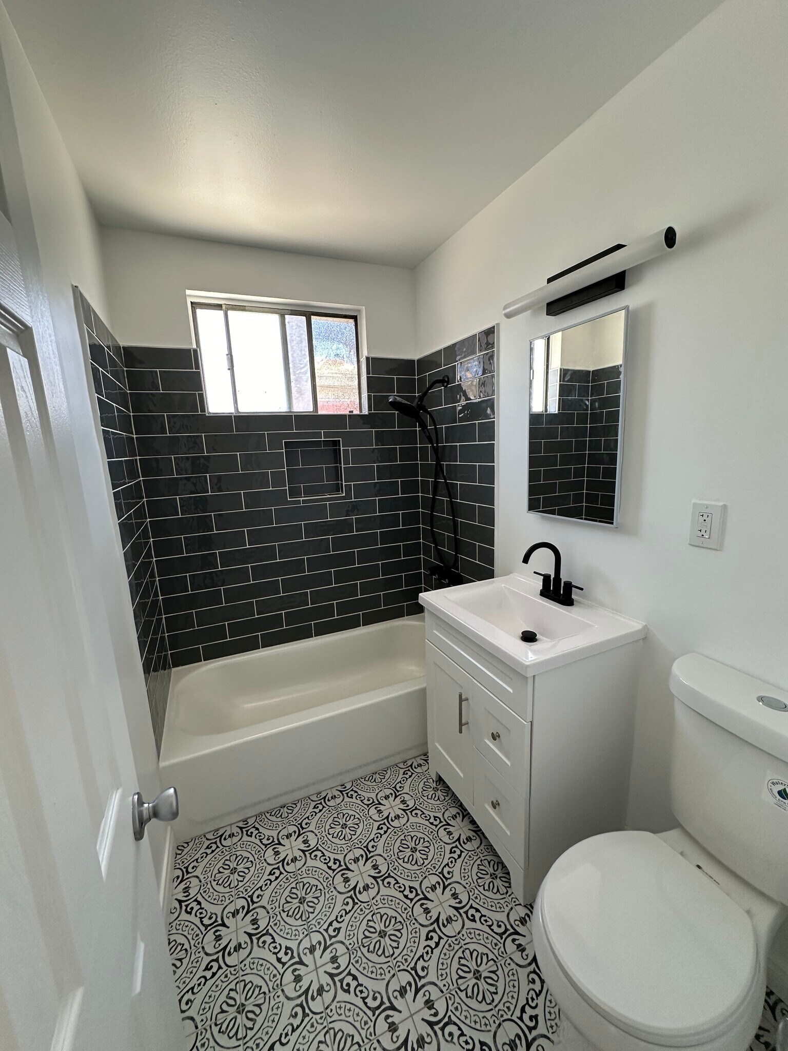 Building Photo - 1001 N Gay St