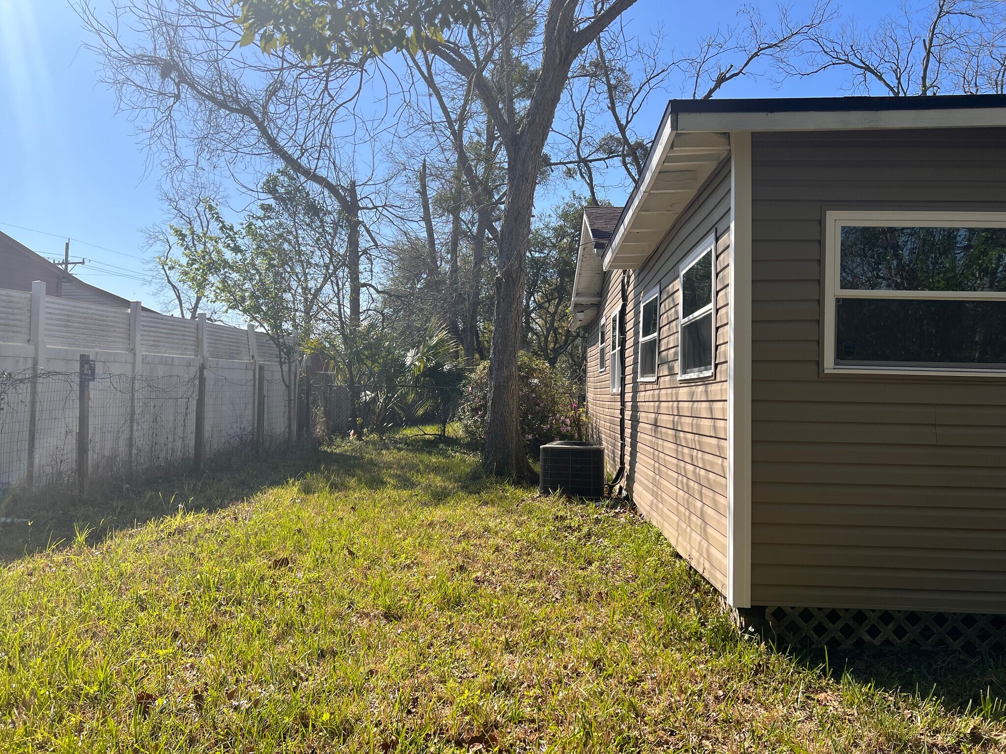 Right side of house - 2821 W 11th St