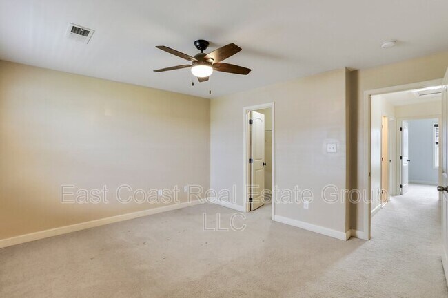 Building Photo - 38 Envy Ct