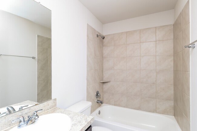 Building Photo - 21819 King Hts Ln