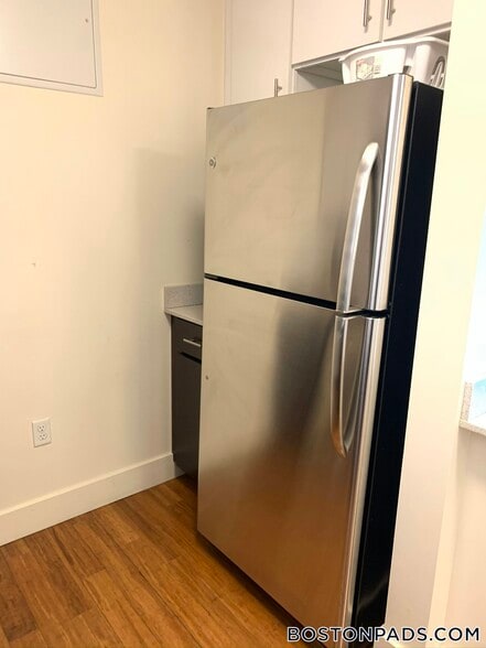 Building Photo - 8 Winter St