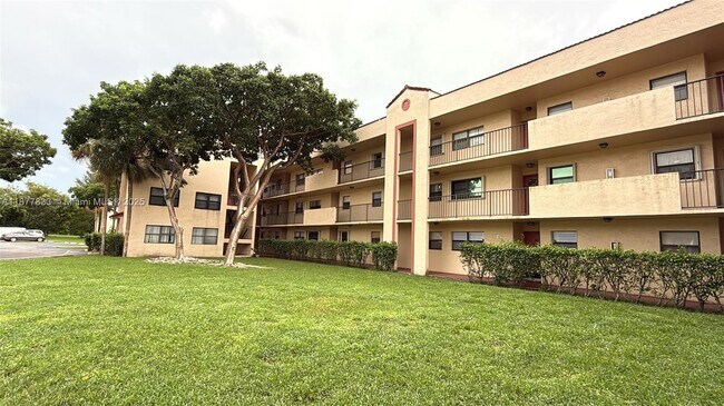 Primary Photo - 3396 Foxcroft Rd