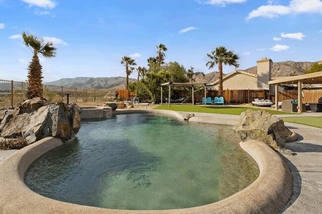 Building Photo - 9693 El Rio Ln