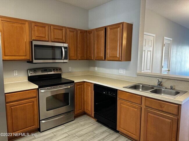 Building Photo - 559 Southbranch Dr
