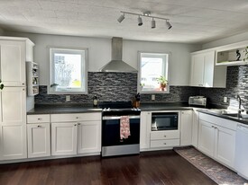 Kitchen - 976 E Market St