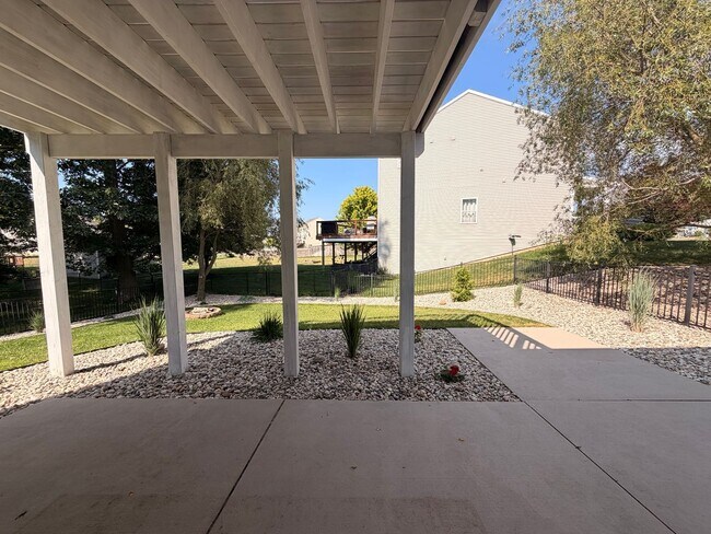 Building Photo - 1627 Hamlet Dr