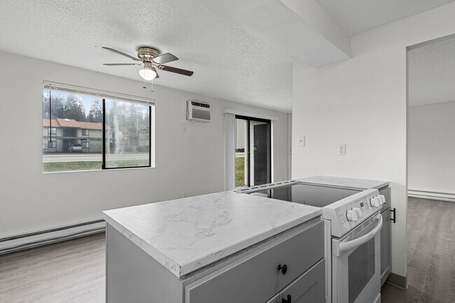 Building Photo - Free rent through June! Amazing one bedroo...