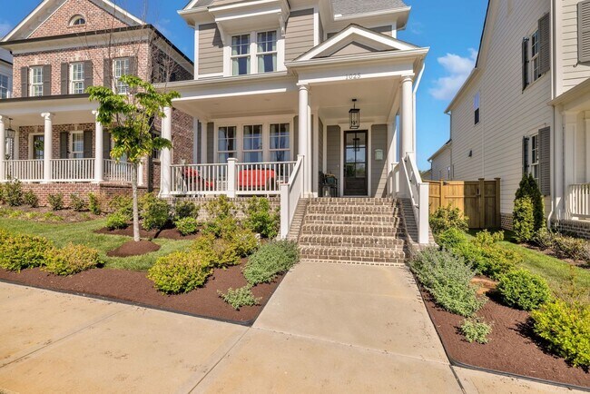 Building Photo - 3 bedroom home with 3.5 bathrooms and 2 Car Garage