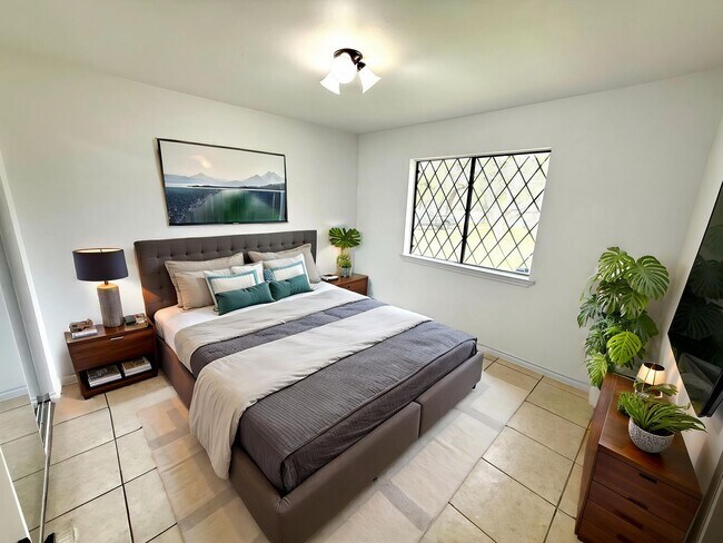 Building Photo - MUST SEE! AVAILABLE NOW! UNIQUE 4 Bedroom/...