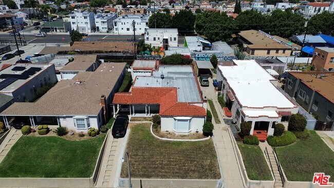 Building Photo - 2047 W 73rd St