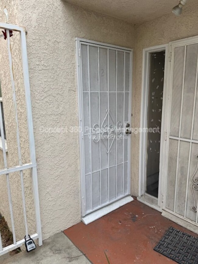 Building Photo - 714 Lime Ave