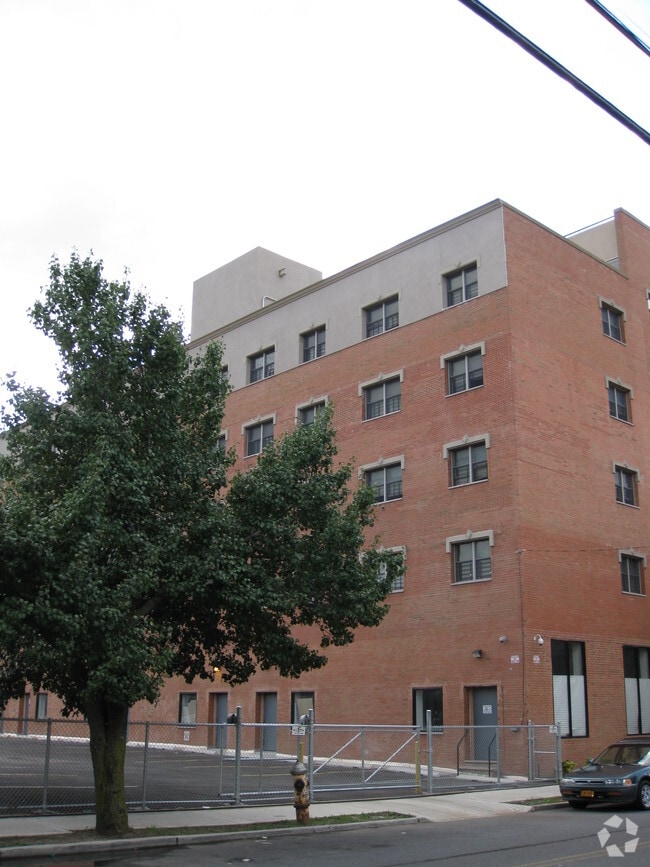 Building Photo - 170-02 93rd Ave