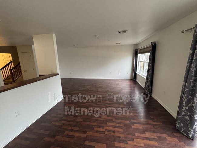 Building Photo - 112 Hawk Ct