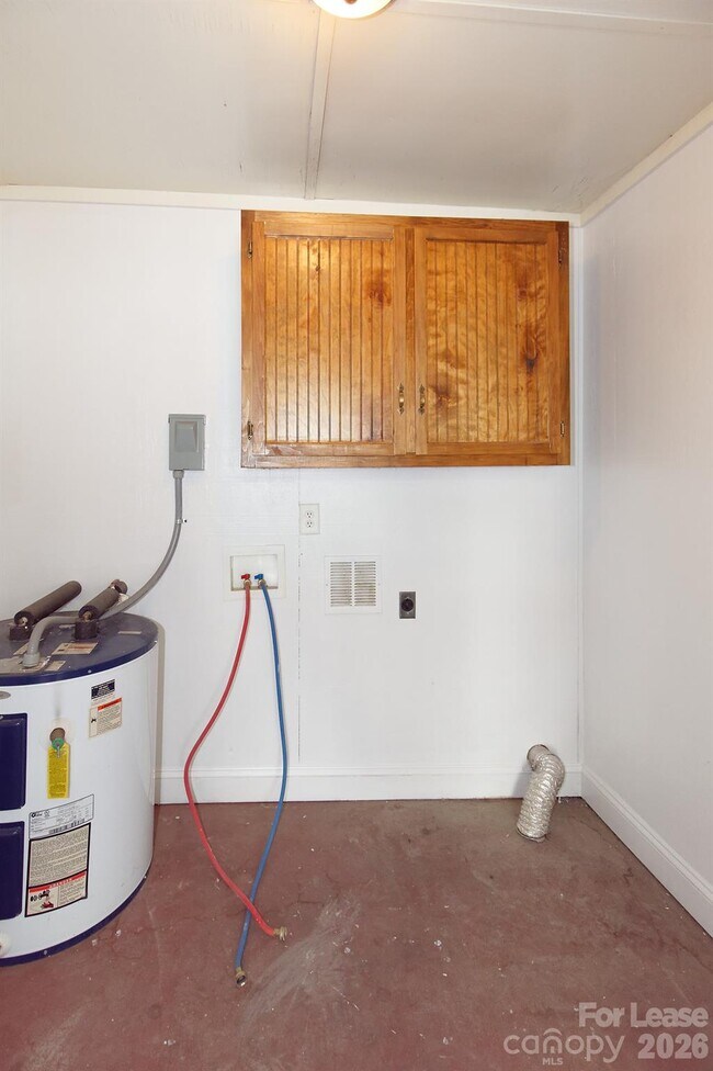 Building Photo - 416 W Pine St