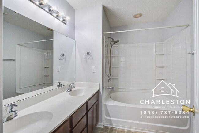 Building Photo - 230 Darcy Ave