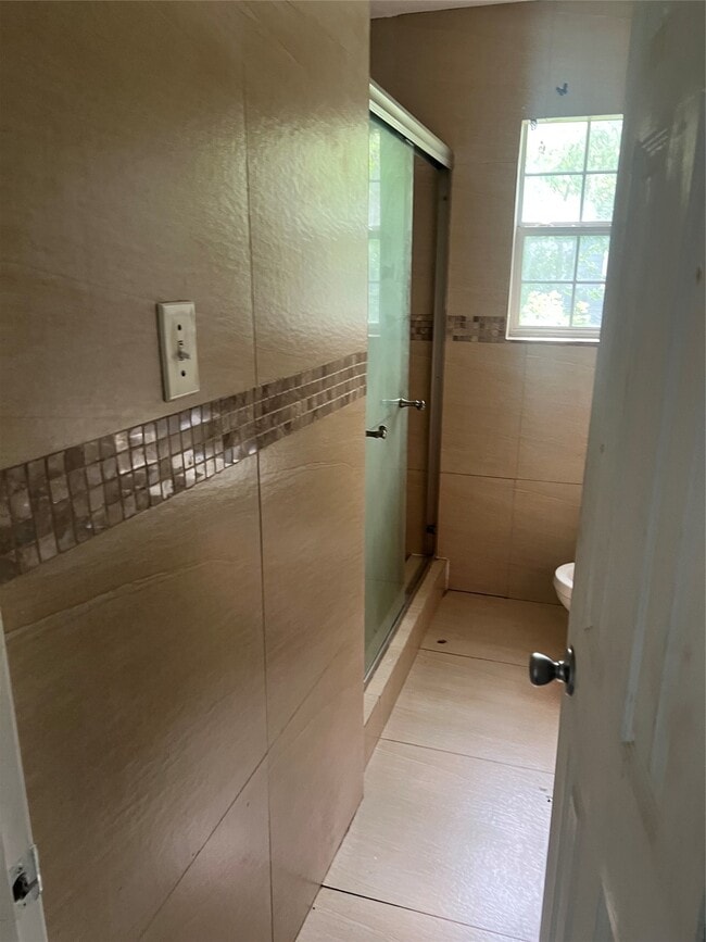 Building Photo - 10010 Cathedral Dr