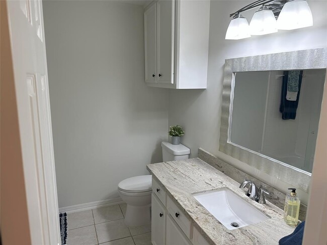 Building Photo - 309 Lakeside Ln