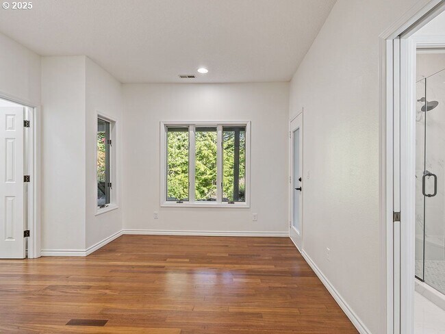 Building Photo - 1140 SW Fairfax Pl
