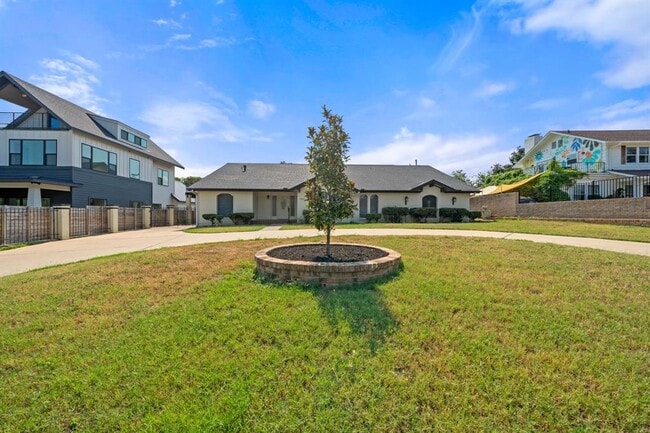 Primary Photo - 1813 Parker Ln